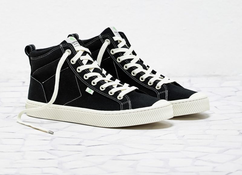 oca high black canvas sneaker women side view.slideshow2 fd84d3f8 f3b0 4b96 8ff9 9ffc6c8464c8