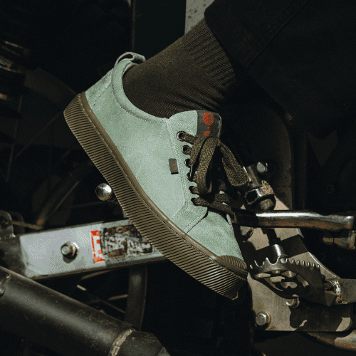 oca low deus ex machina green suede sneaker.feature 1