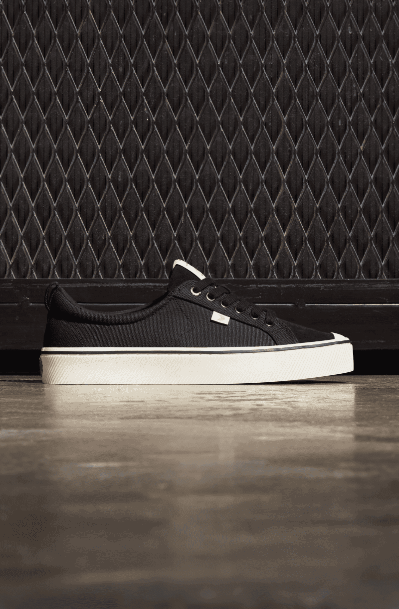 oca low master piece black canvas sneaker.feature 3