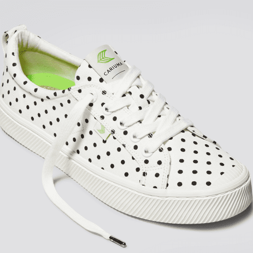 oca low off white polka dots canvas sneaker.feature 1 e85480ab c2c2 410c a2b7 8525e8c1552a