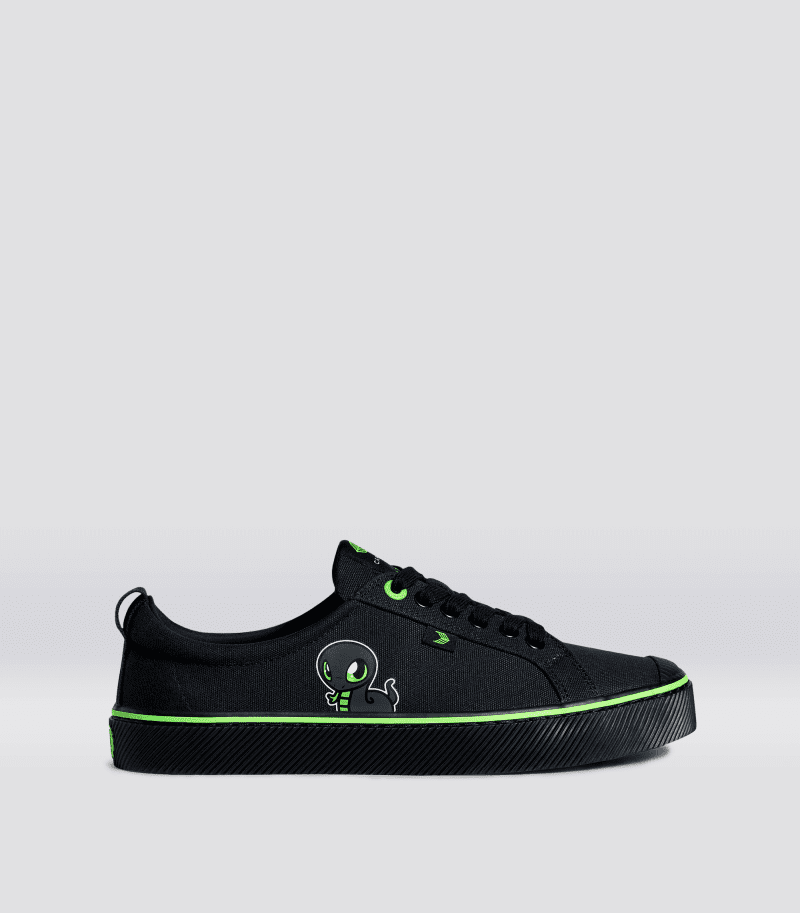 oca low razer all black canvas sneaker.side view