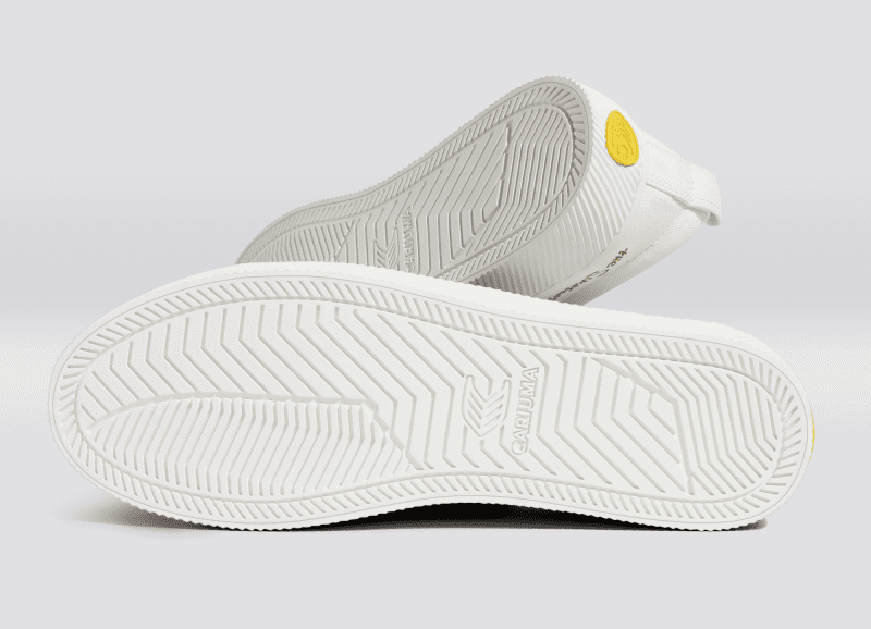 oca low simpsons lisa off white canvas.slideshow4