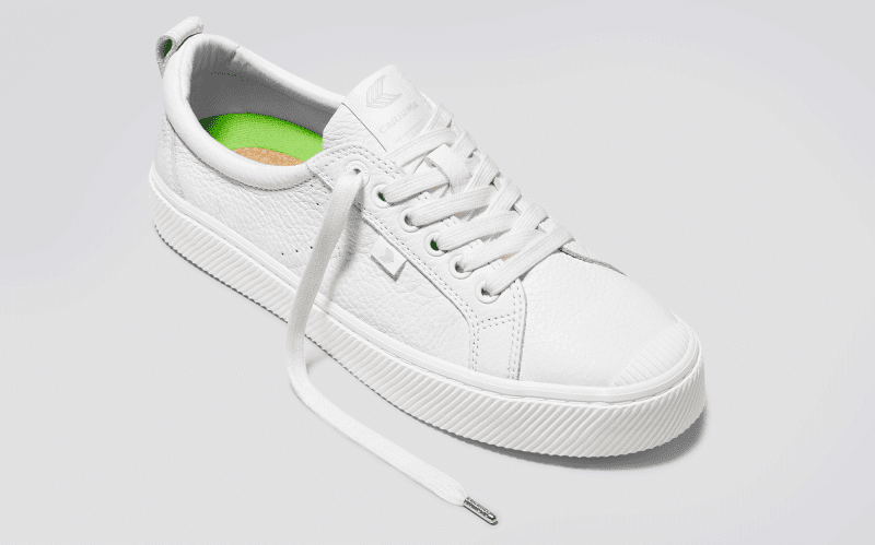 oca low white premium leather sneaker.feature 1 709f3b4f c4ec 4825 87c9 af8a712ab20d